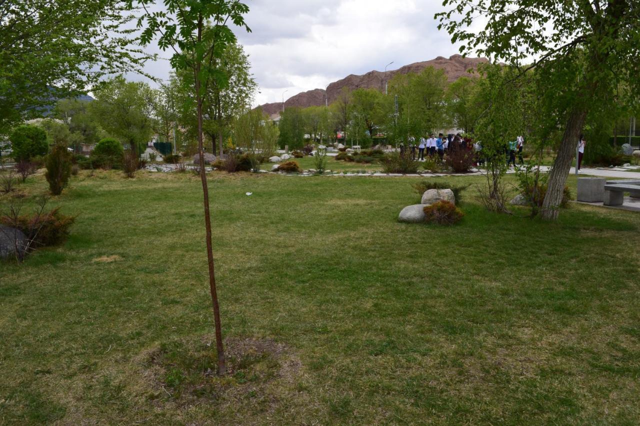 Naryn Guest House Екстериор снимка