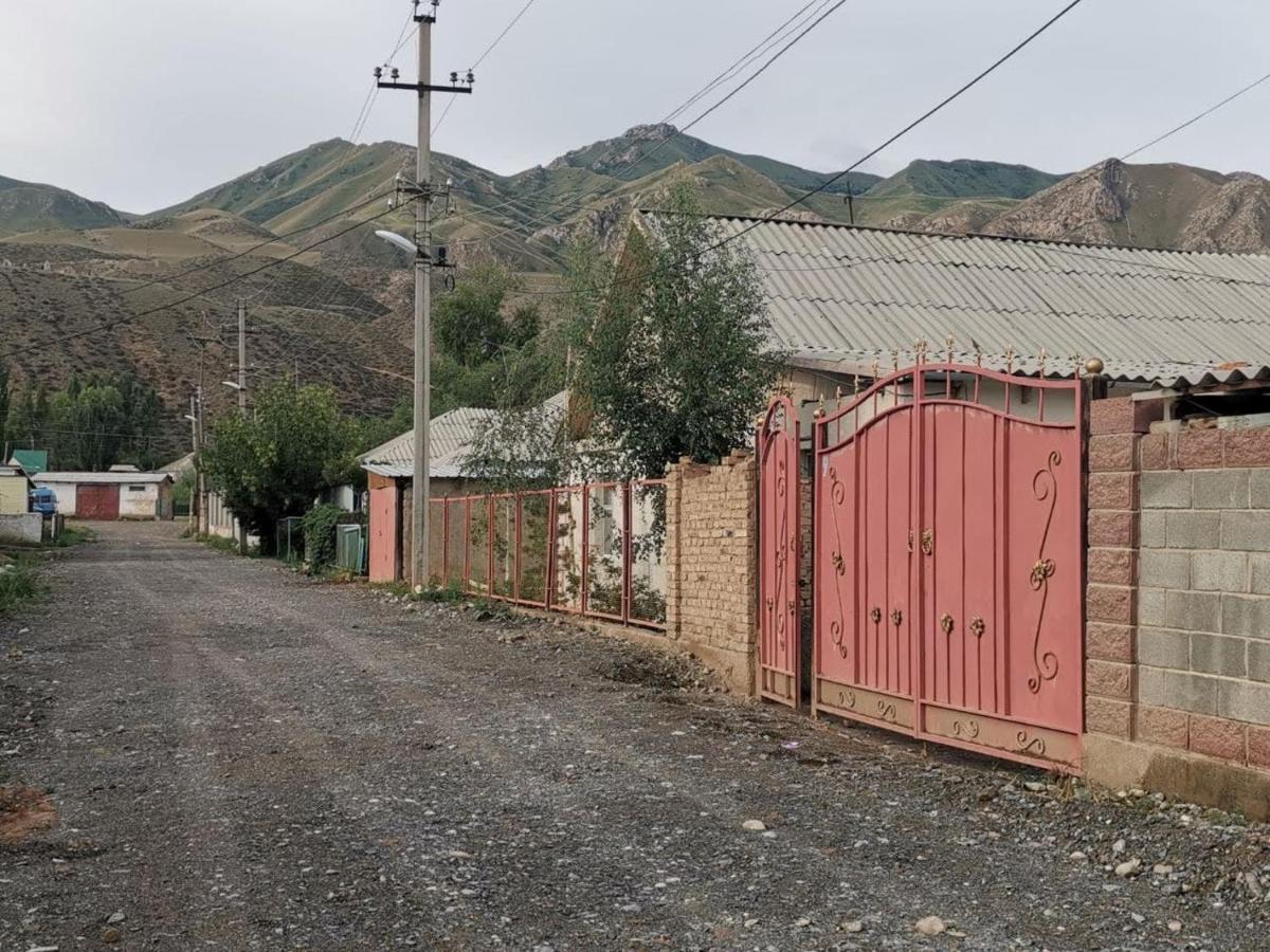 Naryn Guest House Екстериор снимка