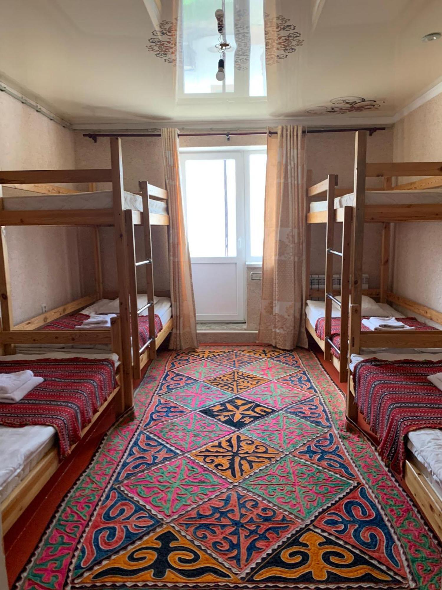 Naryn Guest House Екстериор снимка